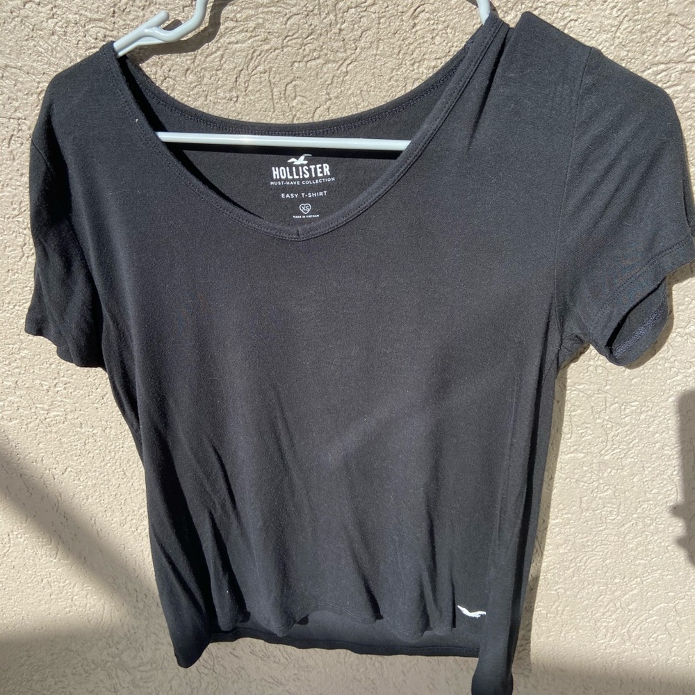 Hollister v-neck shirt